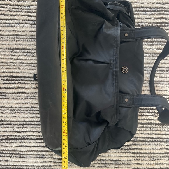 Lululemon workout duffle gym bag black - Picture 2 of 11